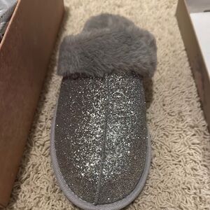 Source Unknown Gray Silver Glitter Slippers